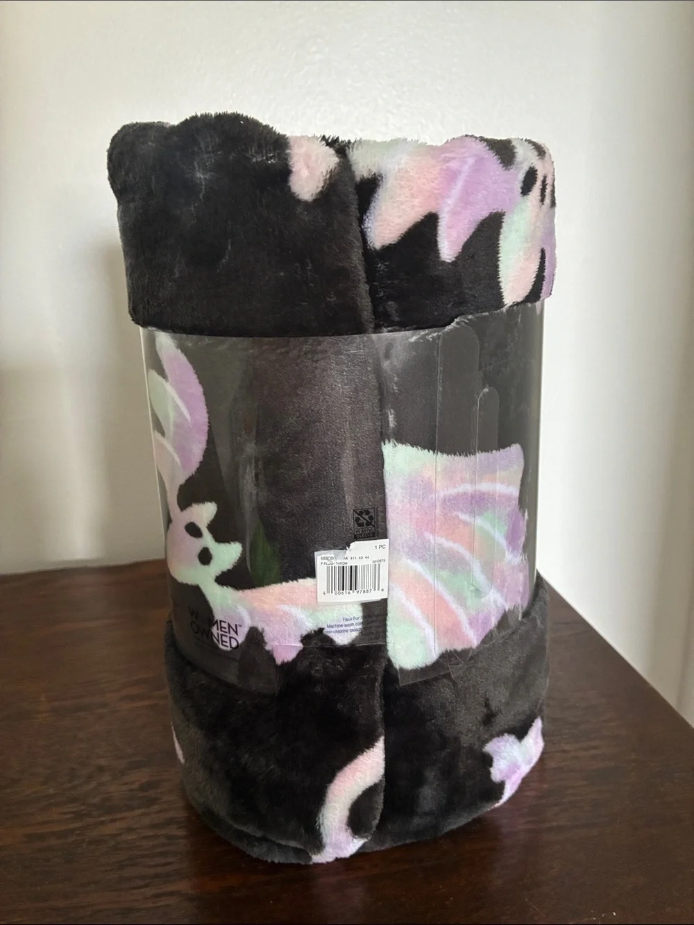 NWT-Black w/ Iridescent Ghosts, Bats, Cats & Dogs- Oversized Throw Blanket 60x72